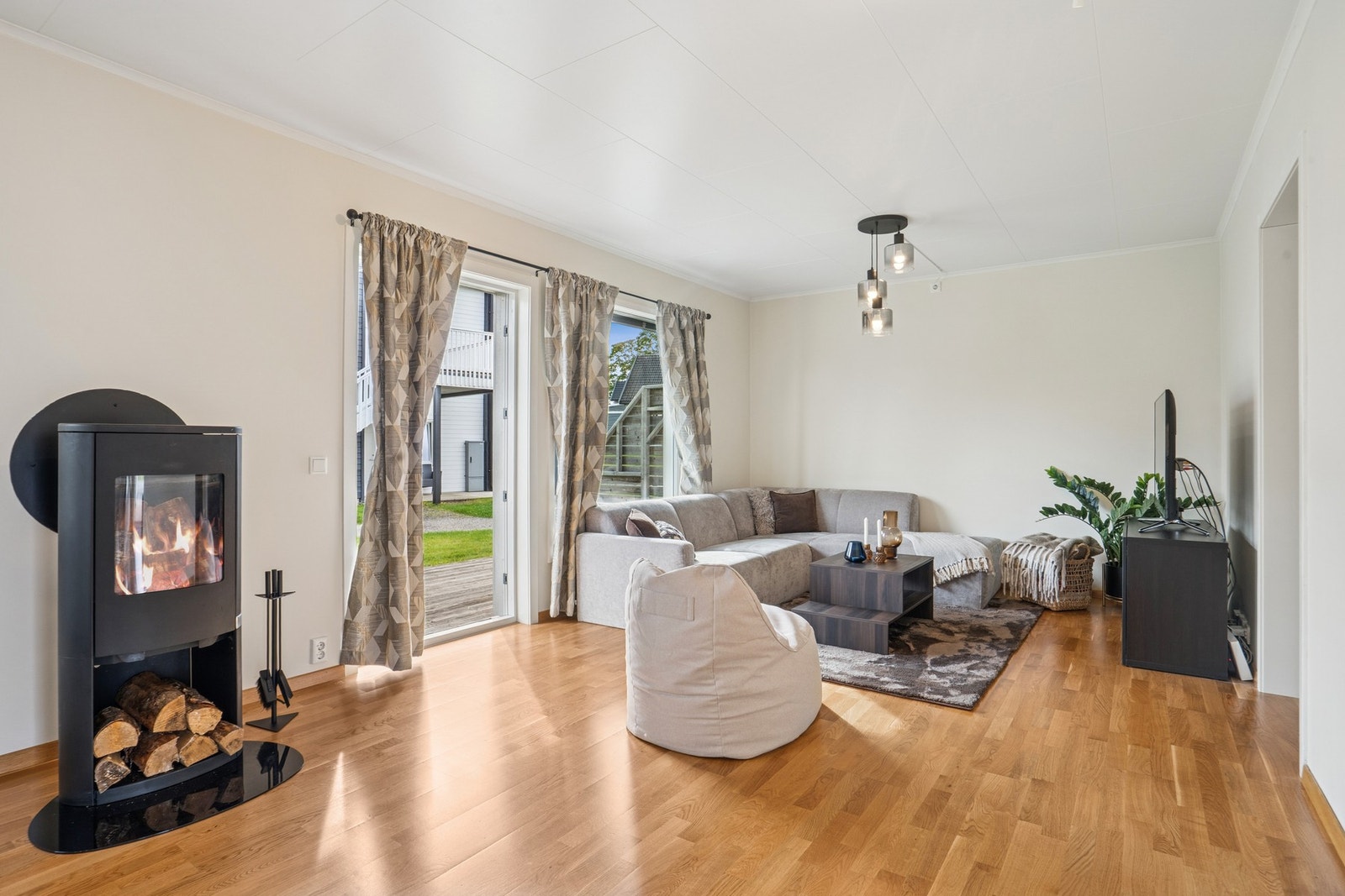 EIE Jessheim v/ Aleen Bajwa har gleden av å presentere Østerudvegen 46! Galleribilde