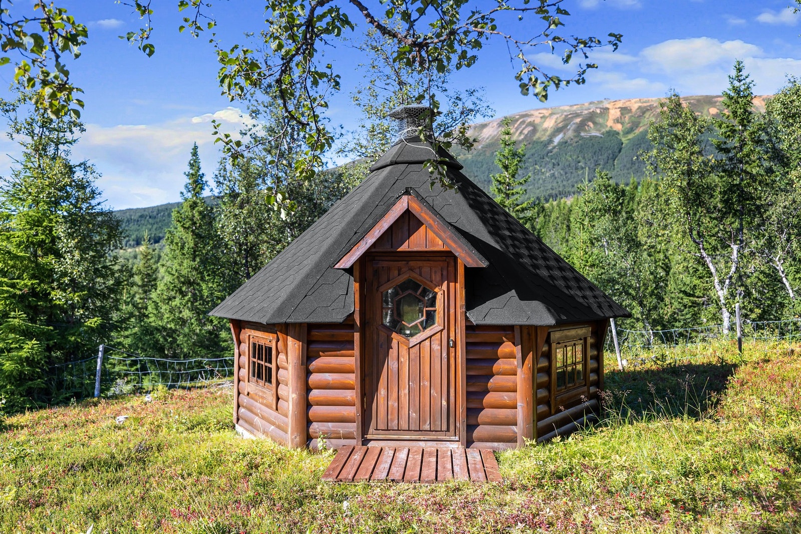 Grillhytte i tilknytning til fritidsboligen - perfekt for sosiale sammenkomster året rundt! Galleribilde