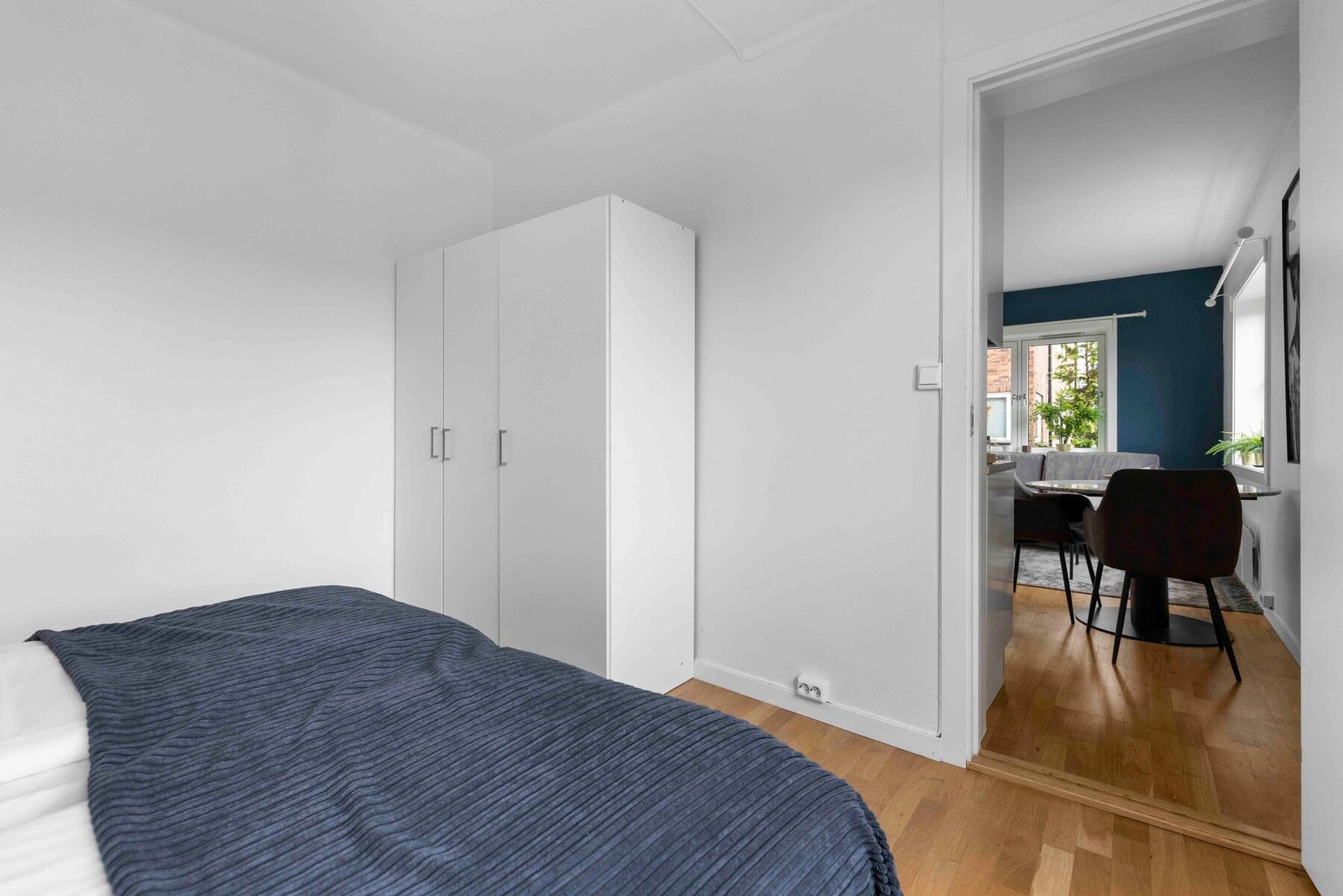 God plass til garderobeinnredning. Galleribilde