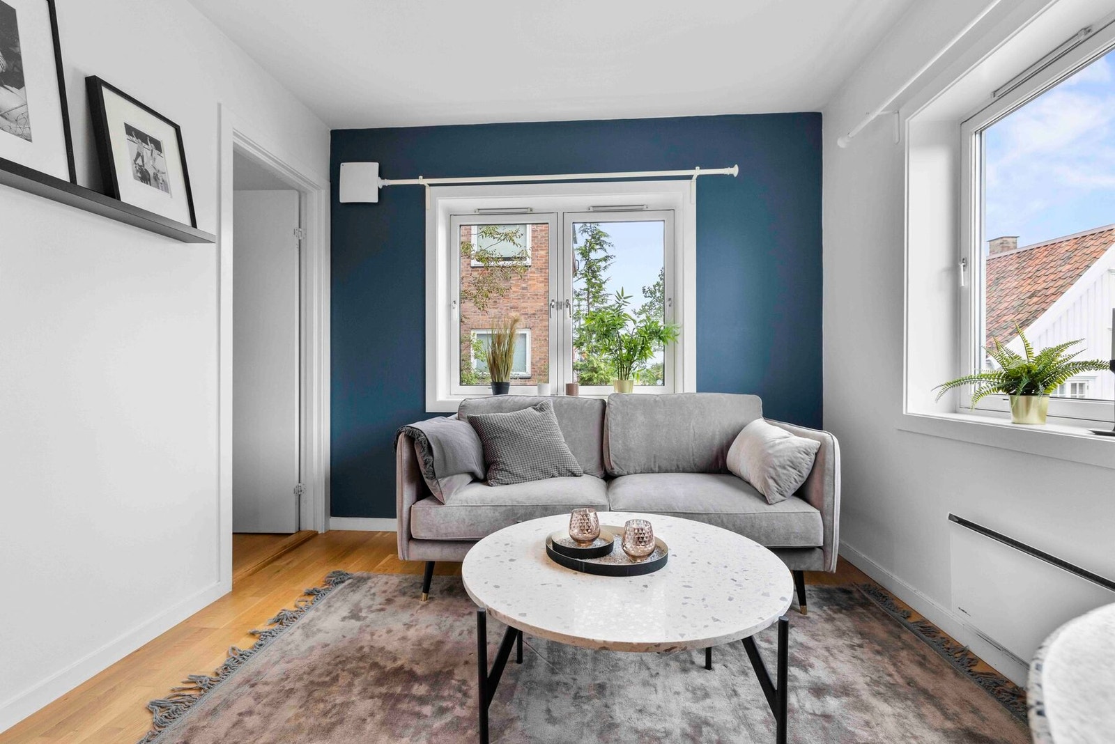 Lysinnslipp fra to himmelretninger i stuen - dette er en kvalitet svært på leiligheter har. Galleribilde