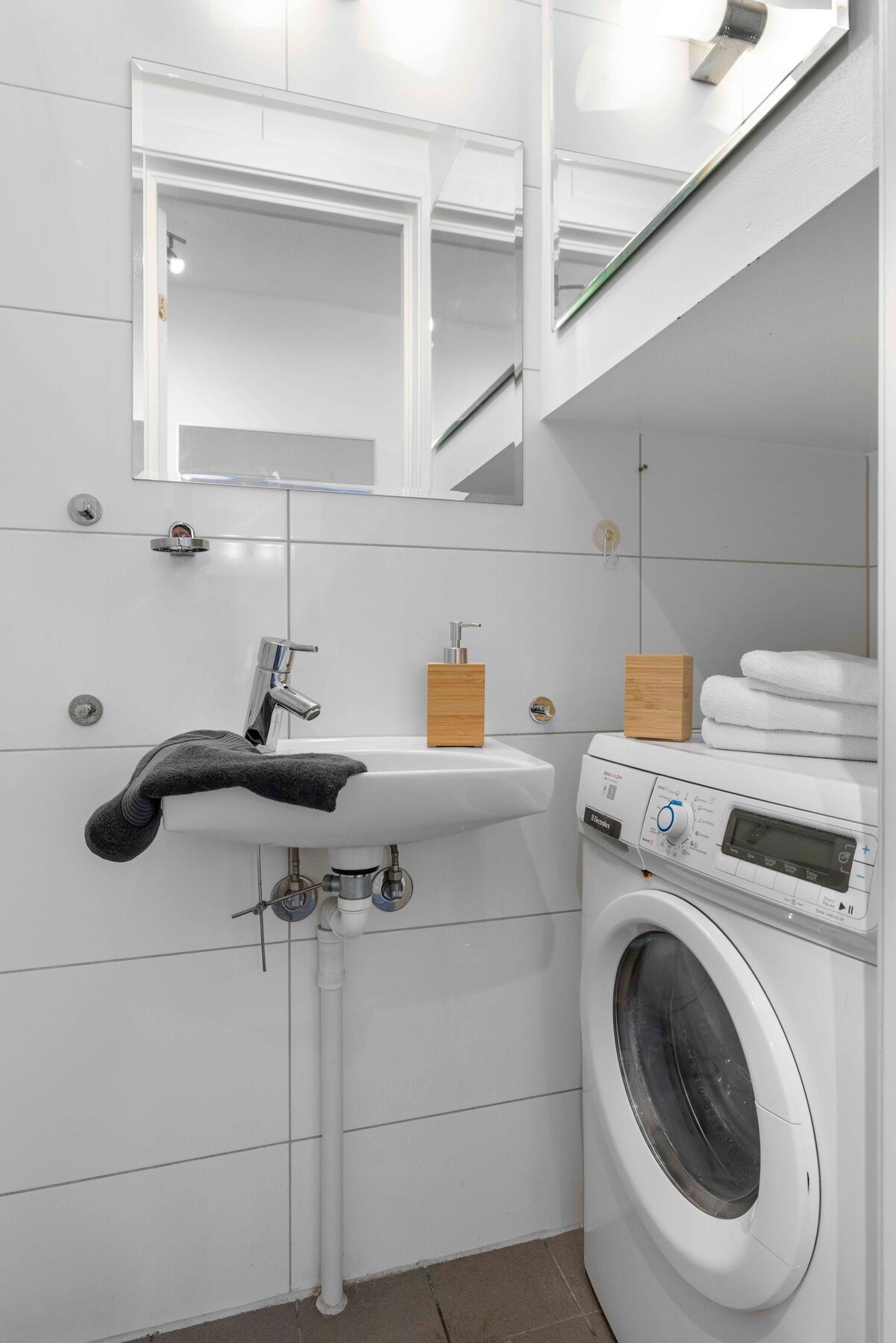 Opplegg for vaskemaskin på baderom. Galleribilde