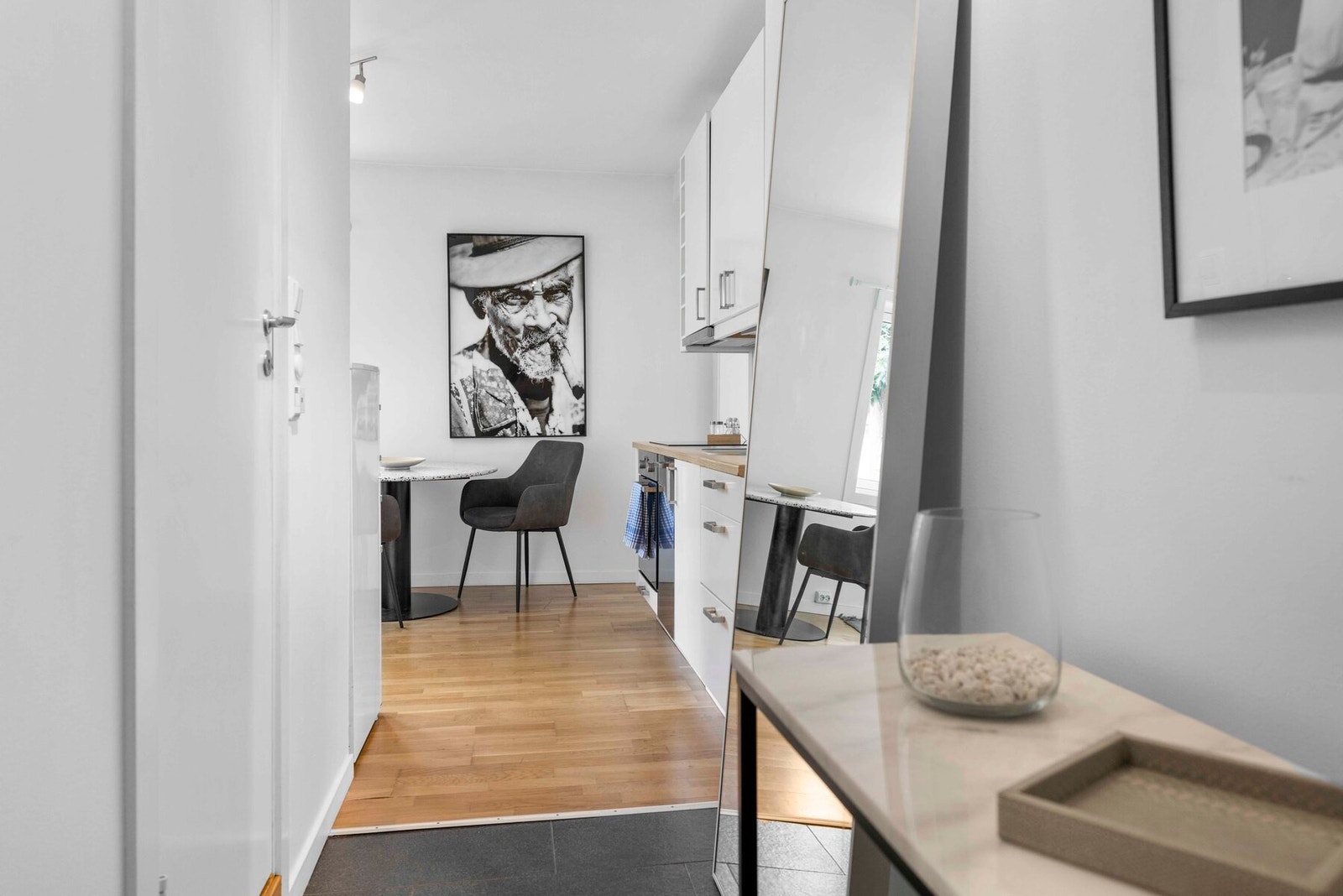 Entré. Galleribilde