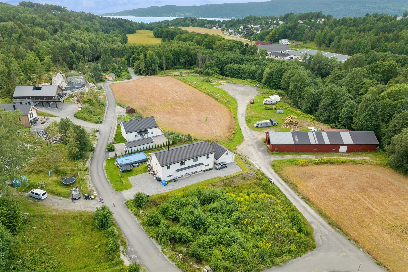 Det foreligger ett-trinnstillatelse for oppføring av vertikaldelt tomannsbolig på tomten Galleribilde