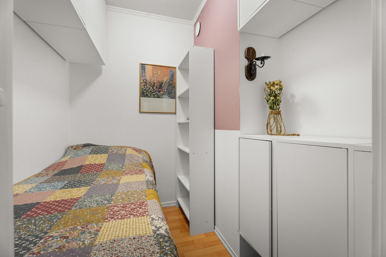 Bod innredet som soverom Galleribilde