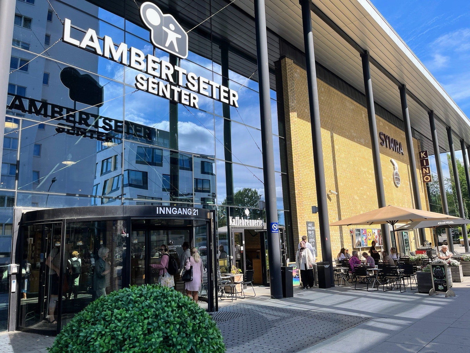 Lambertseter senter har et bredt utvalg av butikker og service tilbud Galleribilde
