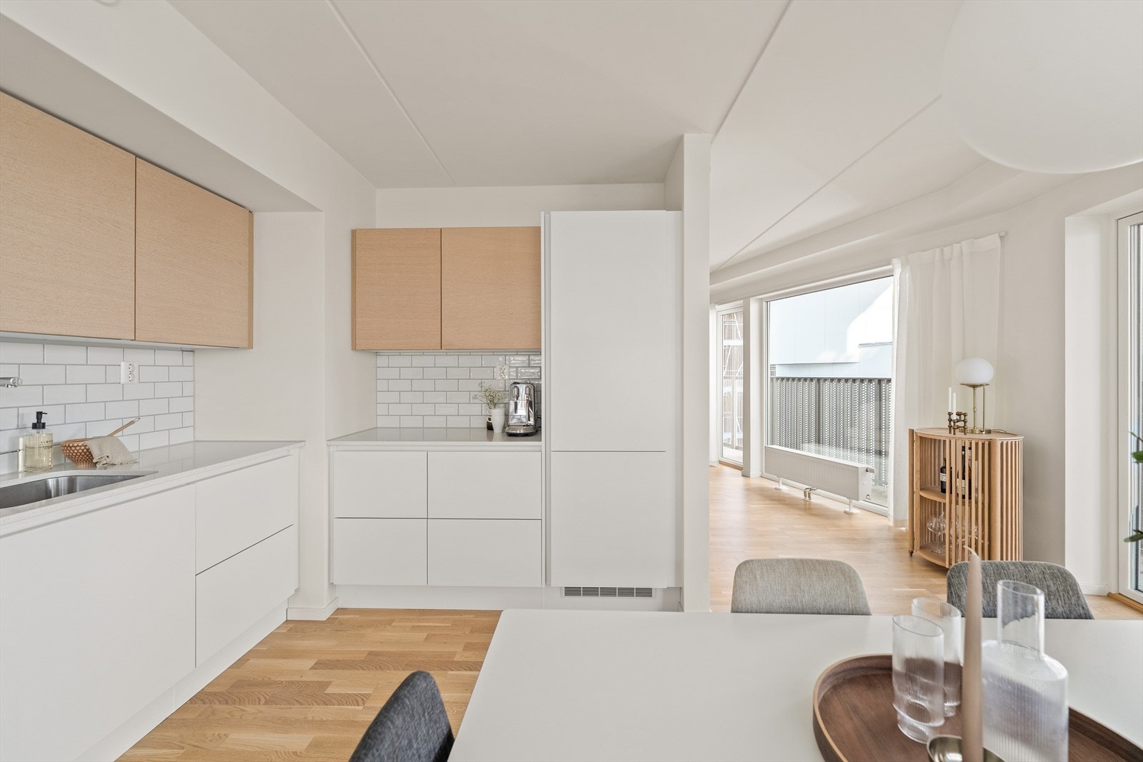 Rikelig med skap plass. Galleribilde