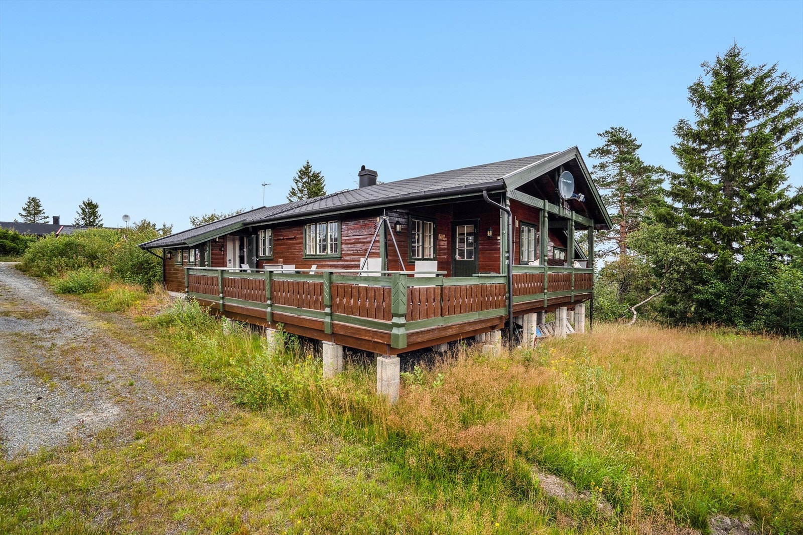 Koselig hytte med en attraktiv beliggenhet på Blefjell med gode solforhold og flotte turmuligheter året rundt Galleribilde