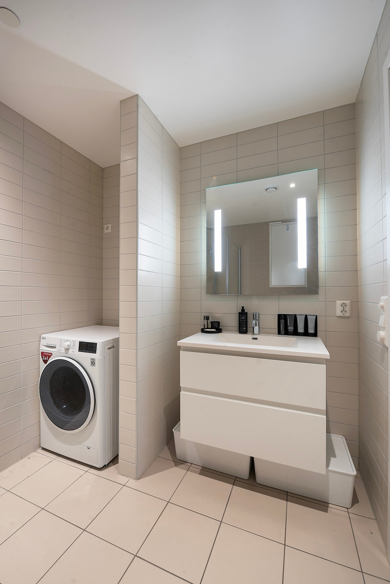 Det er nisje med plass til vaskesøyle Galleribilde