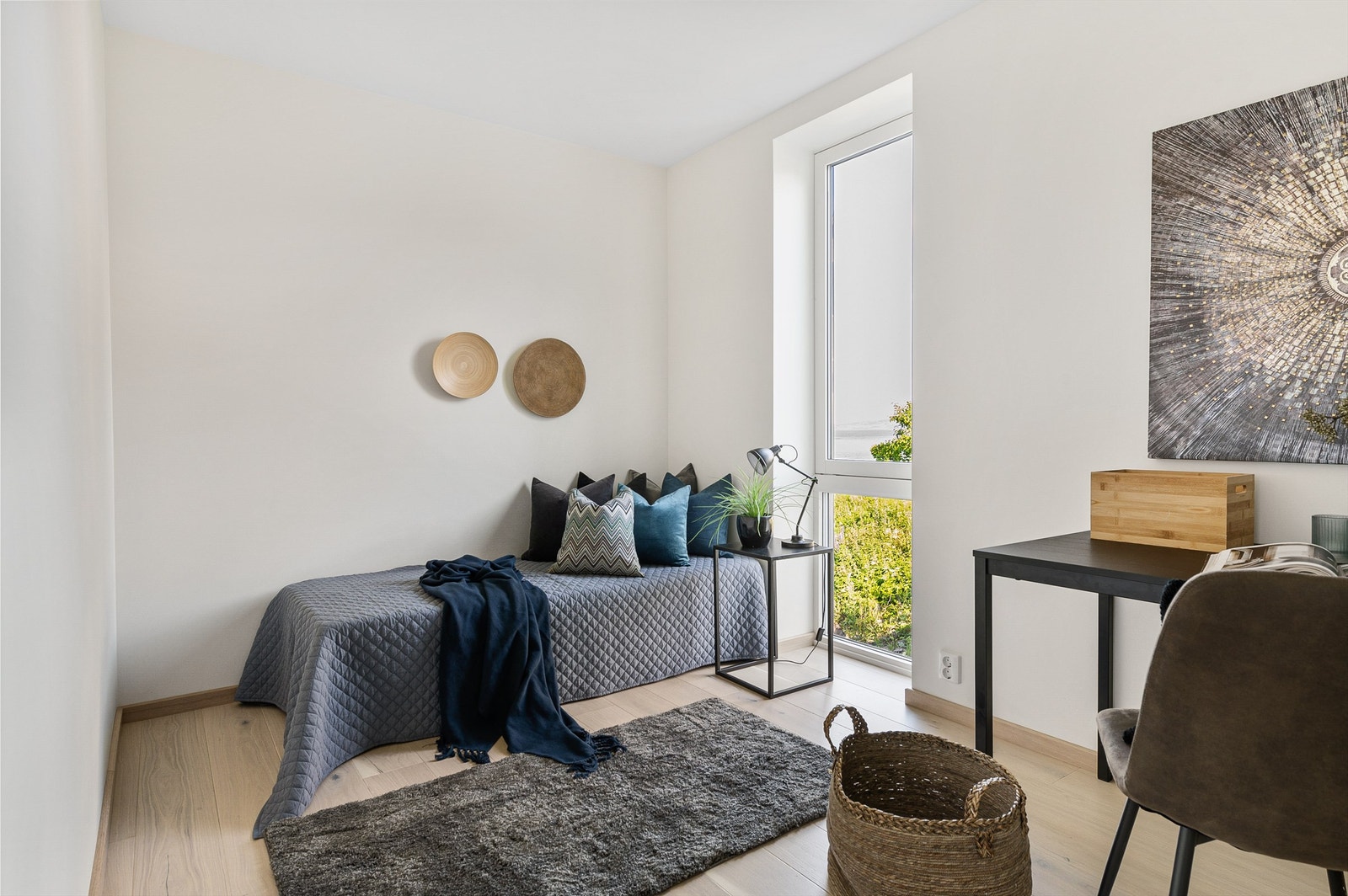 Romslig soverom i underetasjen Galleribilde