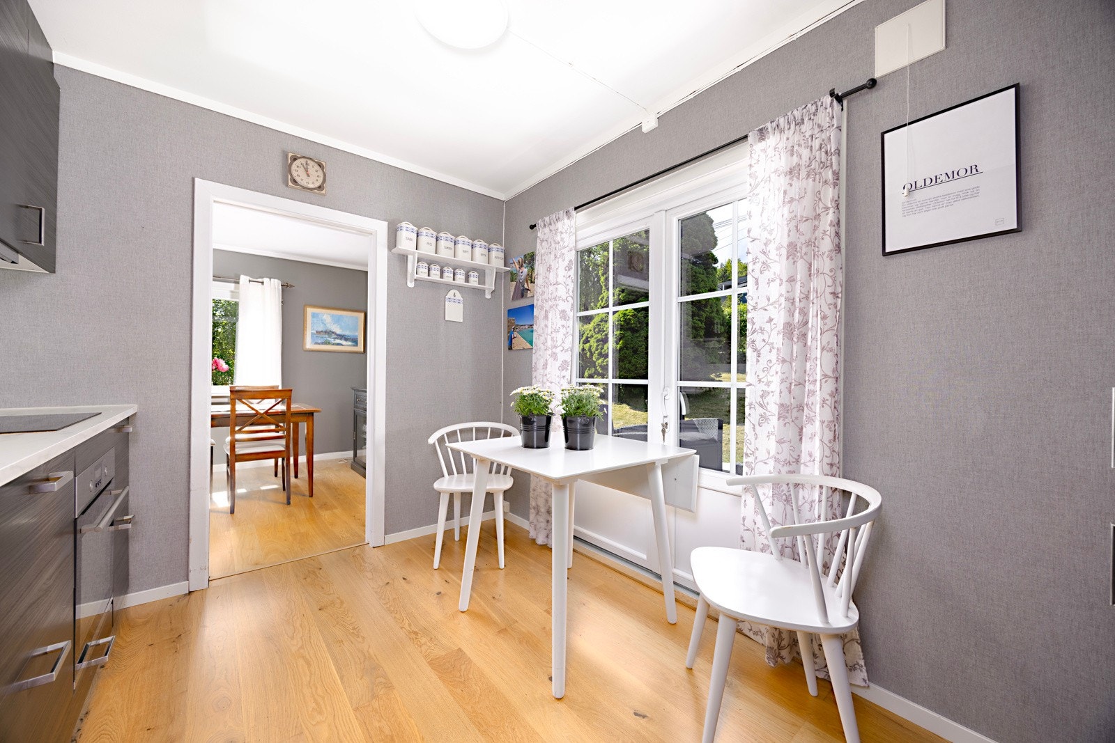 Plass til spisebord på kjøkken Galleribilde