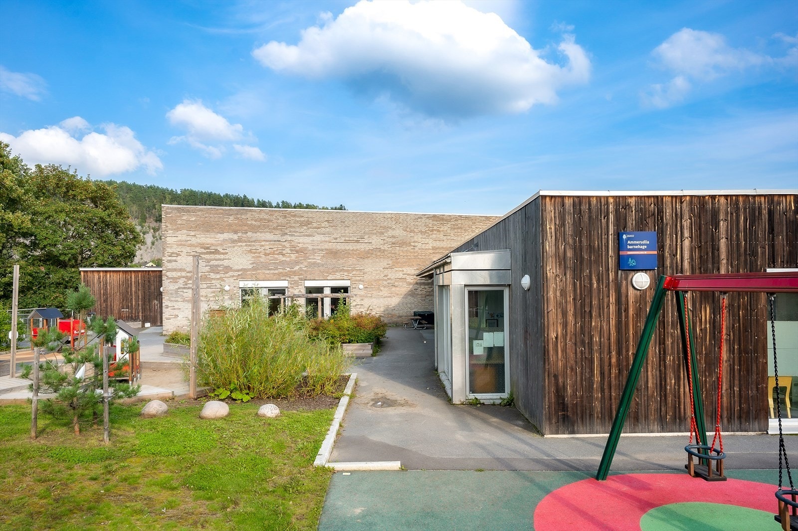 Ammerudlia barnehage ligger ca. 2min gange unna boligen. Galleribilde
