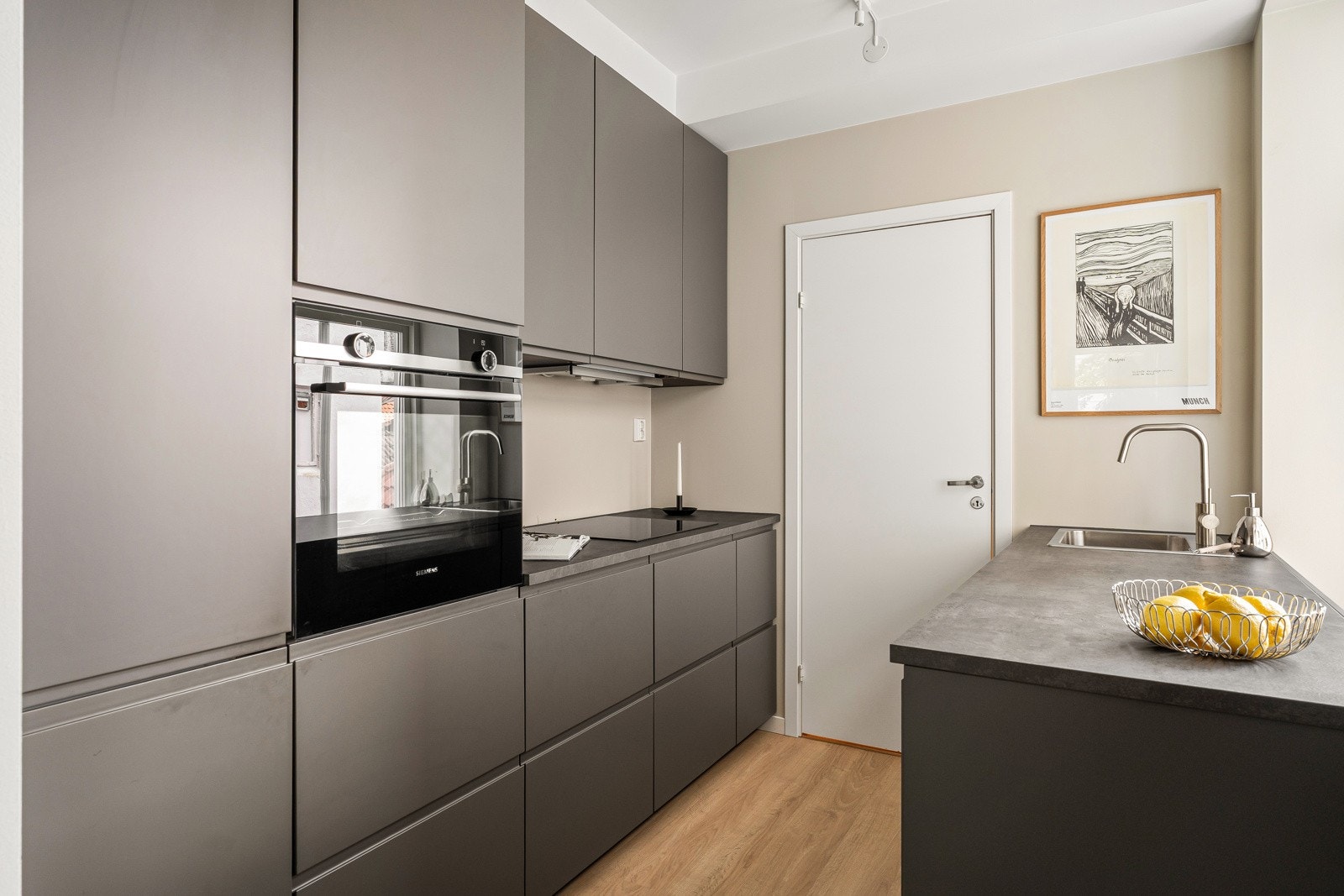 Stilrent kjøkken fra 2020 Galleribilde