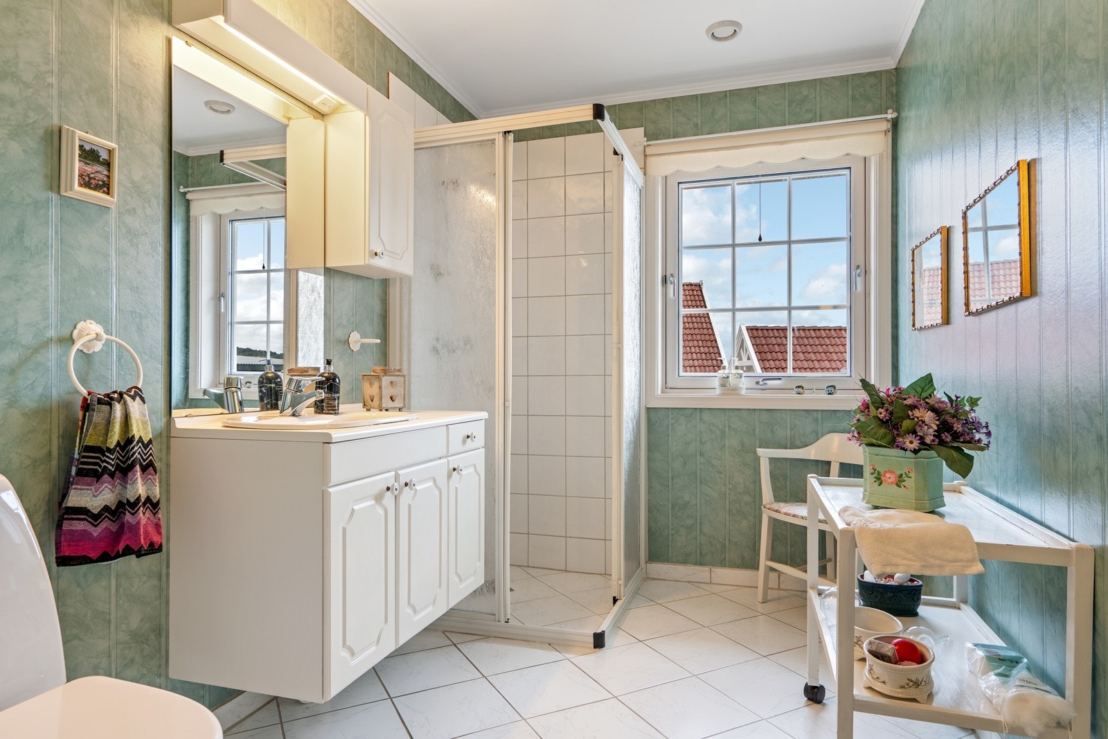 Bad nr. 2 i hovedetasjen Galleribilde