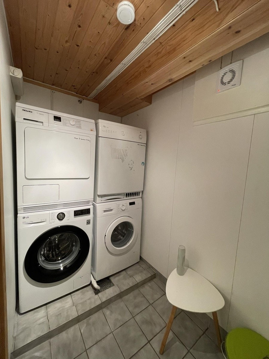 Vaskeri med 2 maskiner + 2 tørketromler Galleribilde