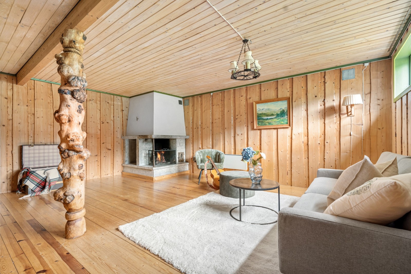 Stor vedovn i kjellerstuen. Galleribilde