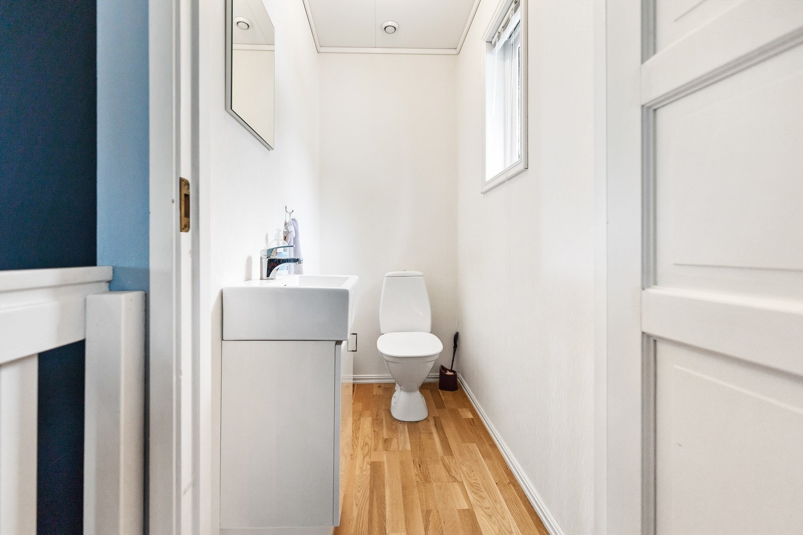 Toalettrom. Galleribilde