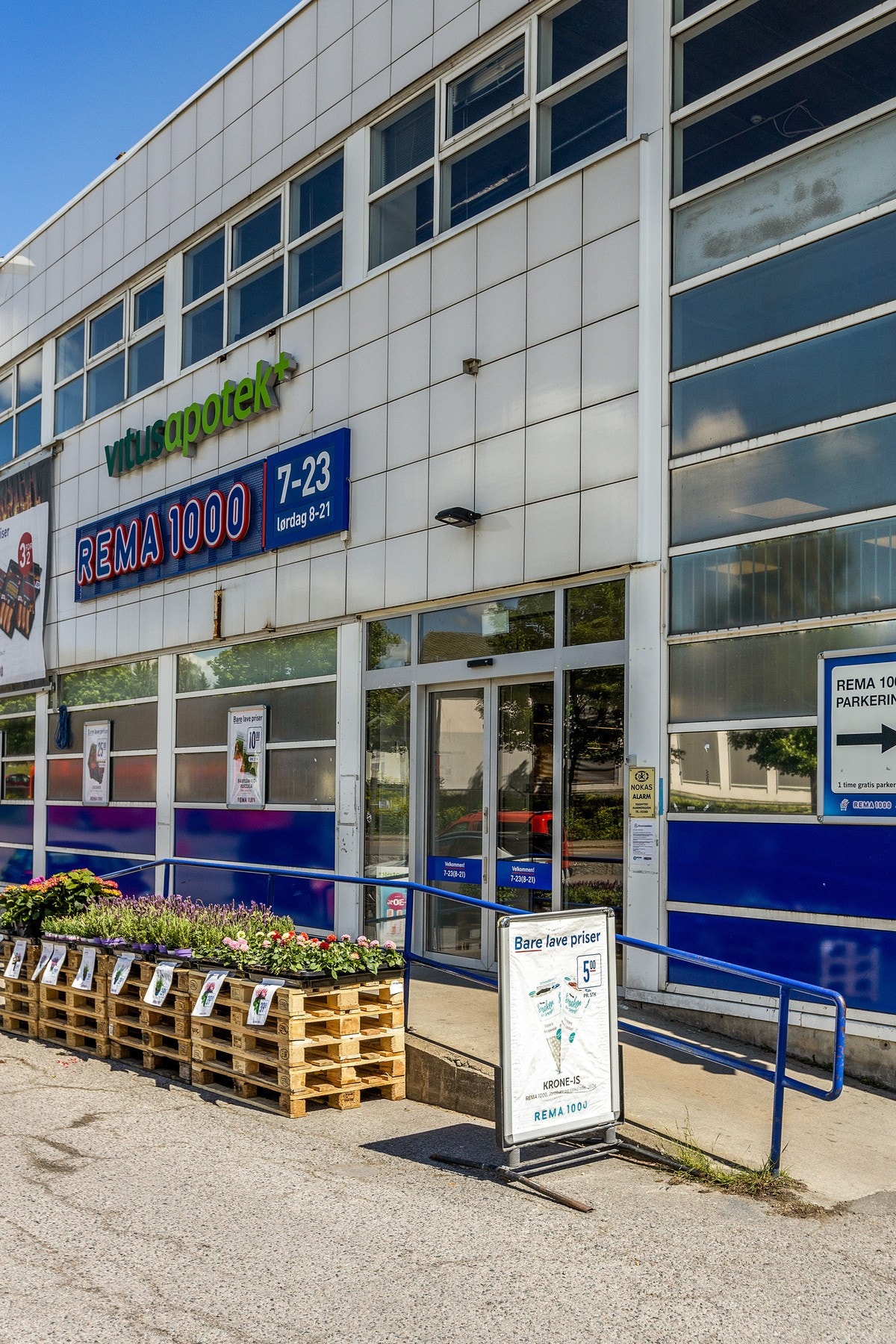 Rema 1000 Teisen - Ca. 3 minutter unna med bil. Galleribilde