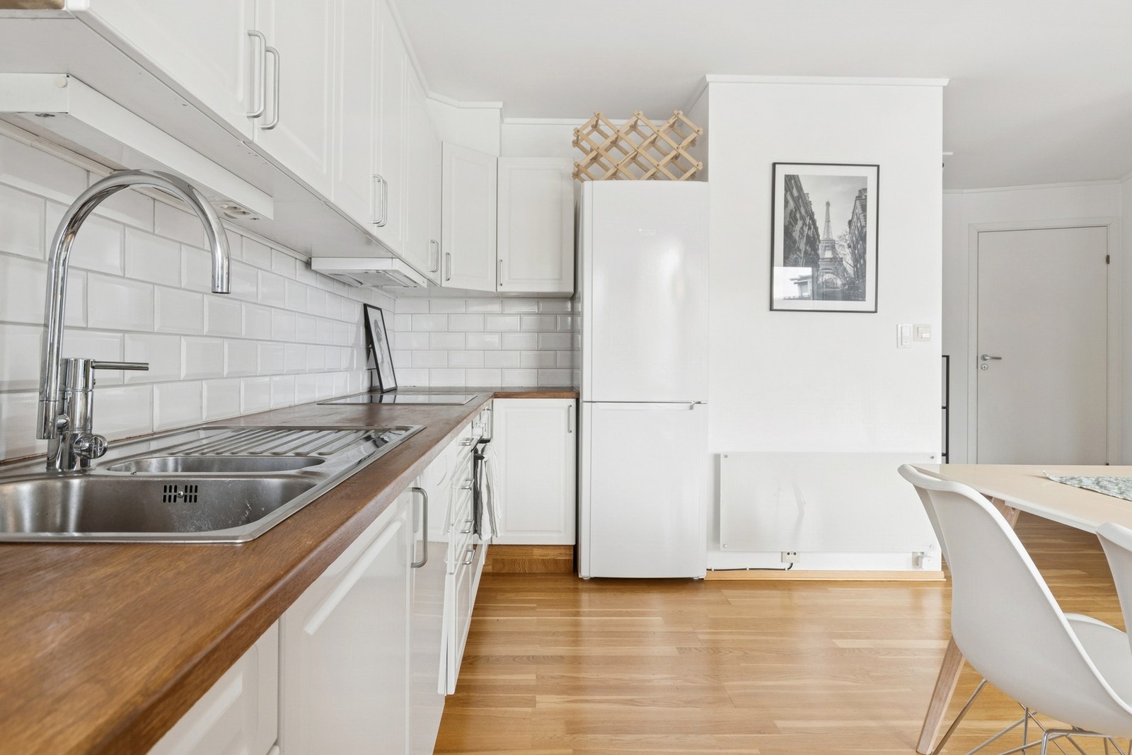 Mekanisk avtrekk som er felles for kjøkkenet og våtrom Galleribilde