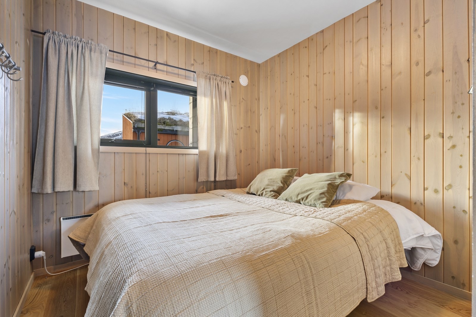 Sjarmerende soverom med naturlige materialer Galleribilde