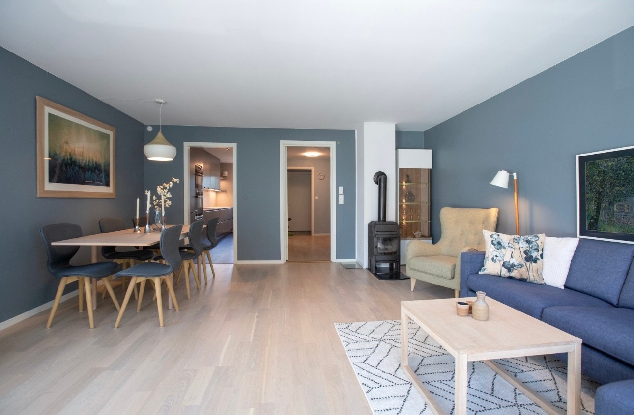 Her er sofaen snudd mot veggen, åpnet opp. Galleribilde