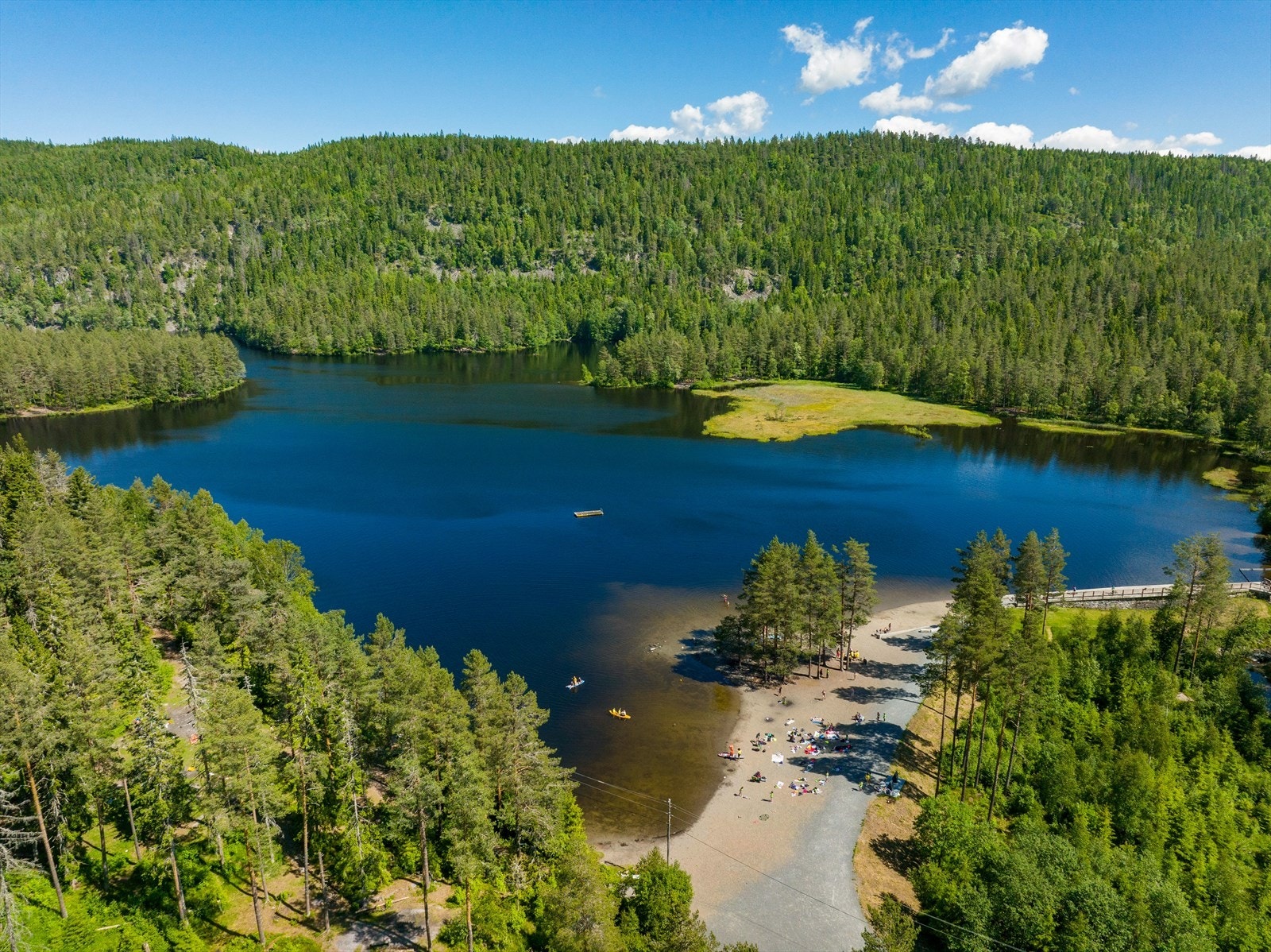 Idylliske Burudvann i nærmiljø. Galleribilde