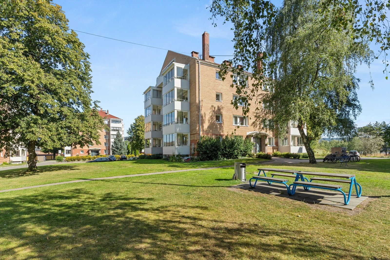 Valle er et barnevennlig og pent opparbeidet strøk i Oslo, nord for Helsfyr og øst for Grenseveien. Her bor du i nærhet til det meste du har behov for i hverdagen. Galleribilde