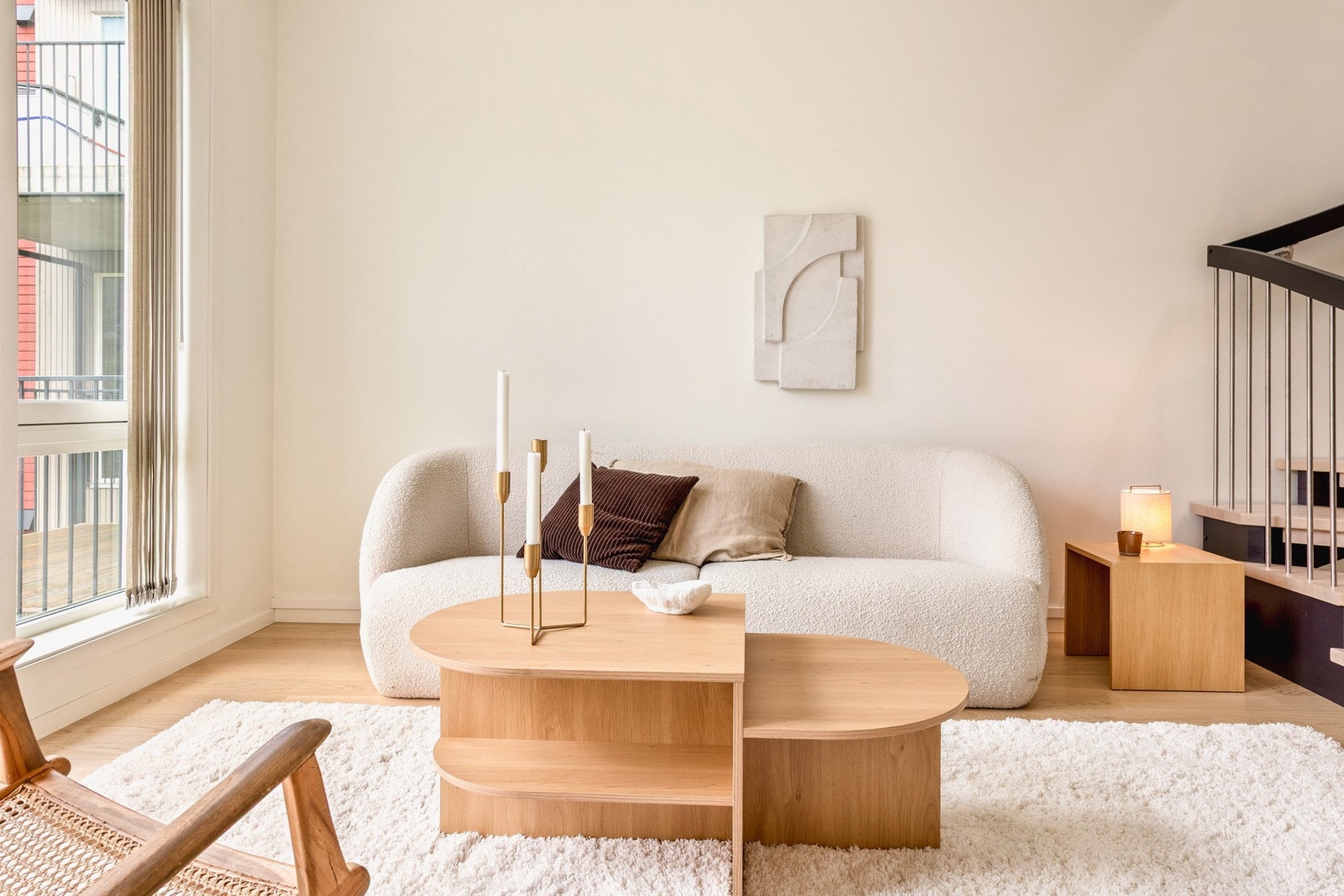 Grunnet rommets størrelse og utforming har man god plass til å møblere i forskjellige soner. Galleribilde