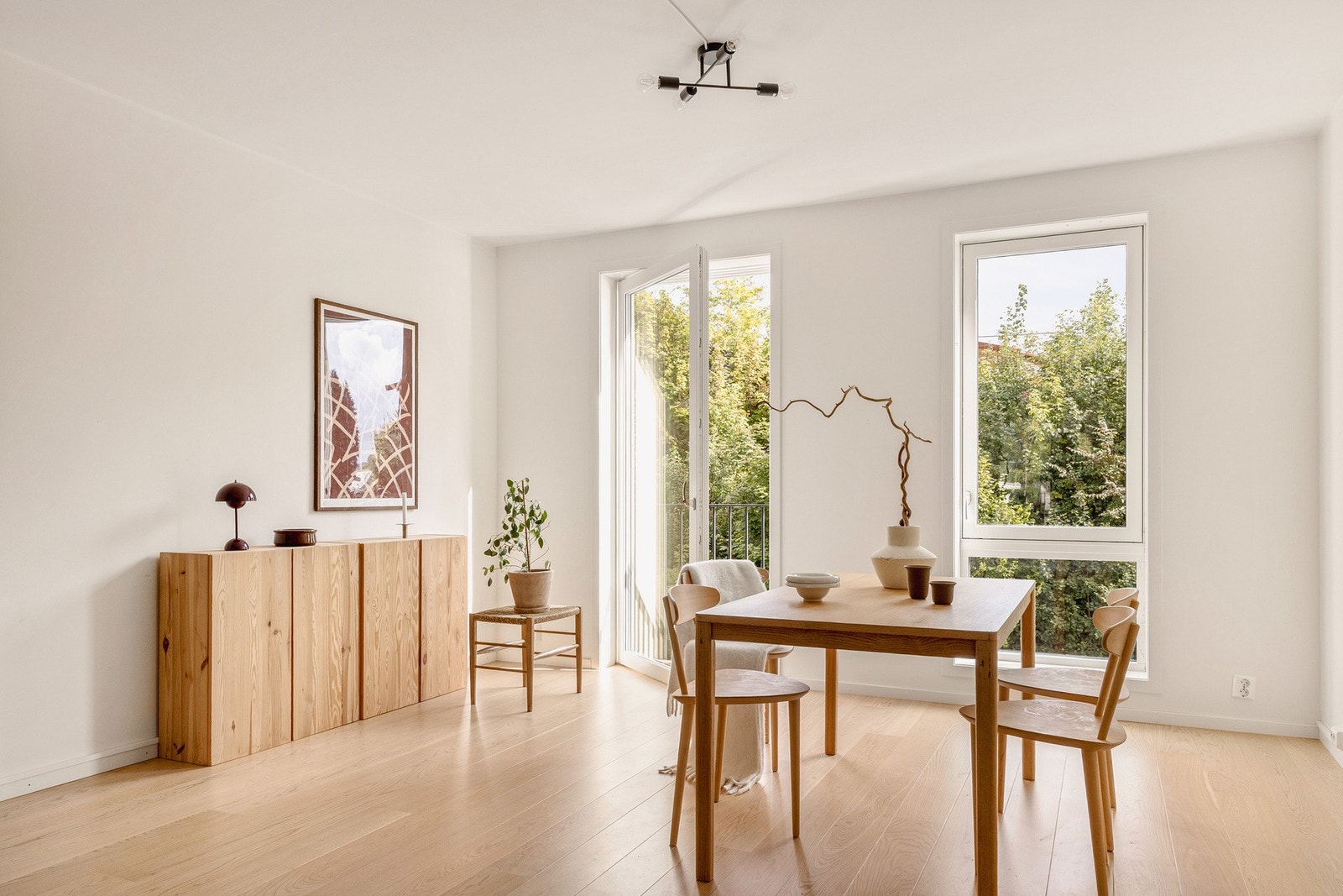 Her er det også en fransk balkong som gjør det enkelt å lufte. Galleribilde