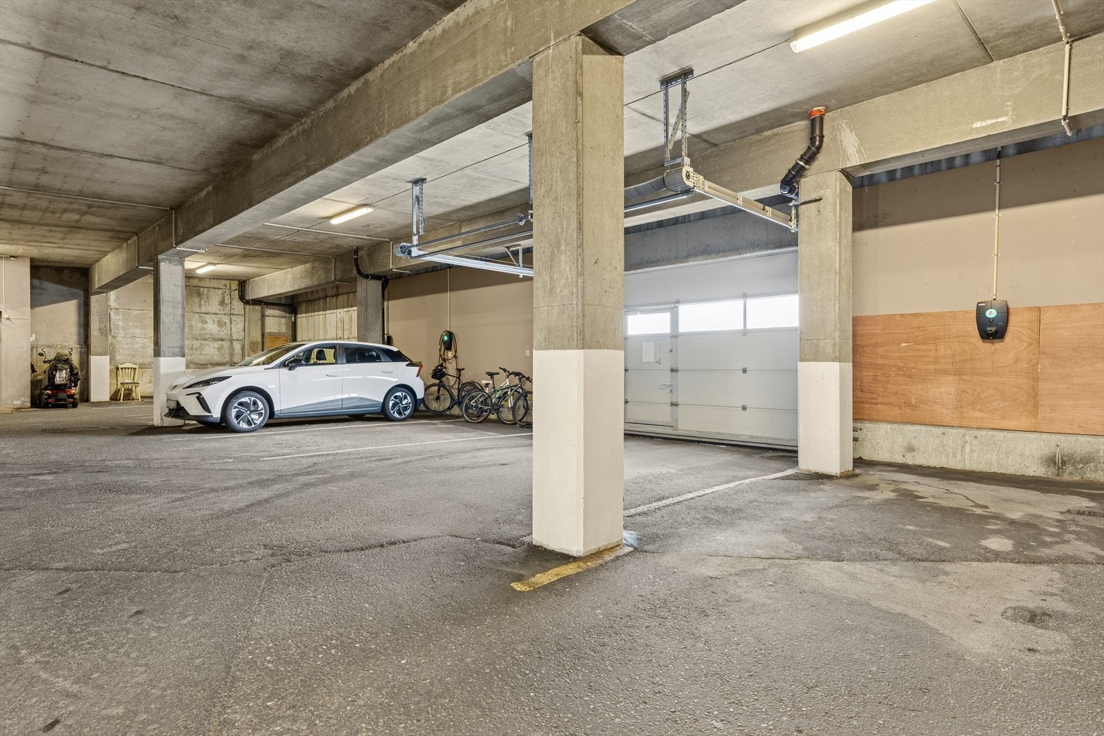 Parkering i felles garasjeanlegg. Galleribilde