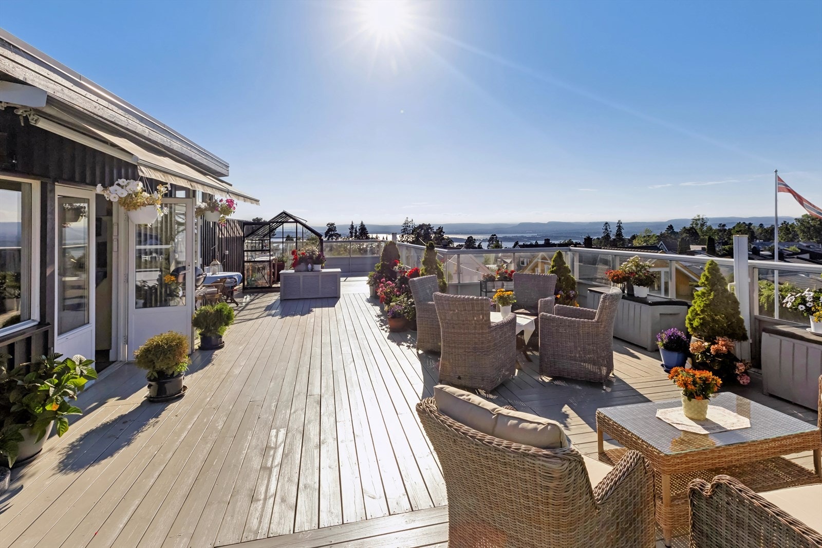 Sigurd Følstad Skarsem ved DNB Eiendom ønsker deg velkommen til Ekebergveien 175A! Galleribilde