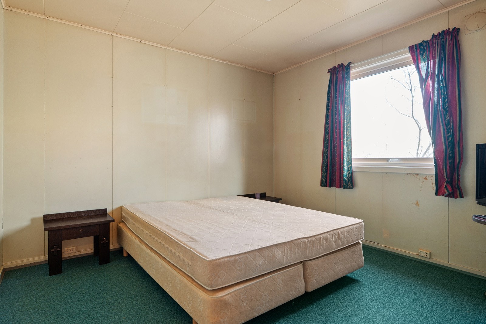 Boligen har 2 soverom av god størrelse. I tillegg ligger et tredje rom til rette for å skape et 3e soverom, alt etter eget ønske!