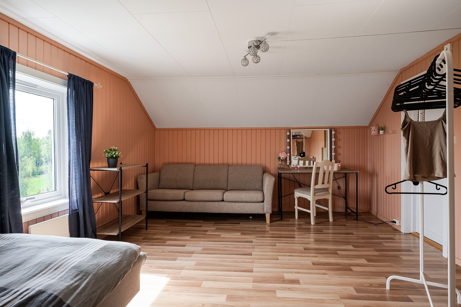 Soverom 2 er et stort rom hvor man har god plass. Galleribilde