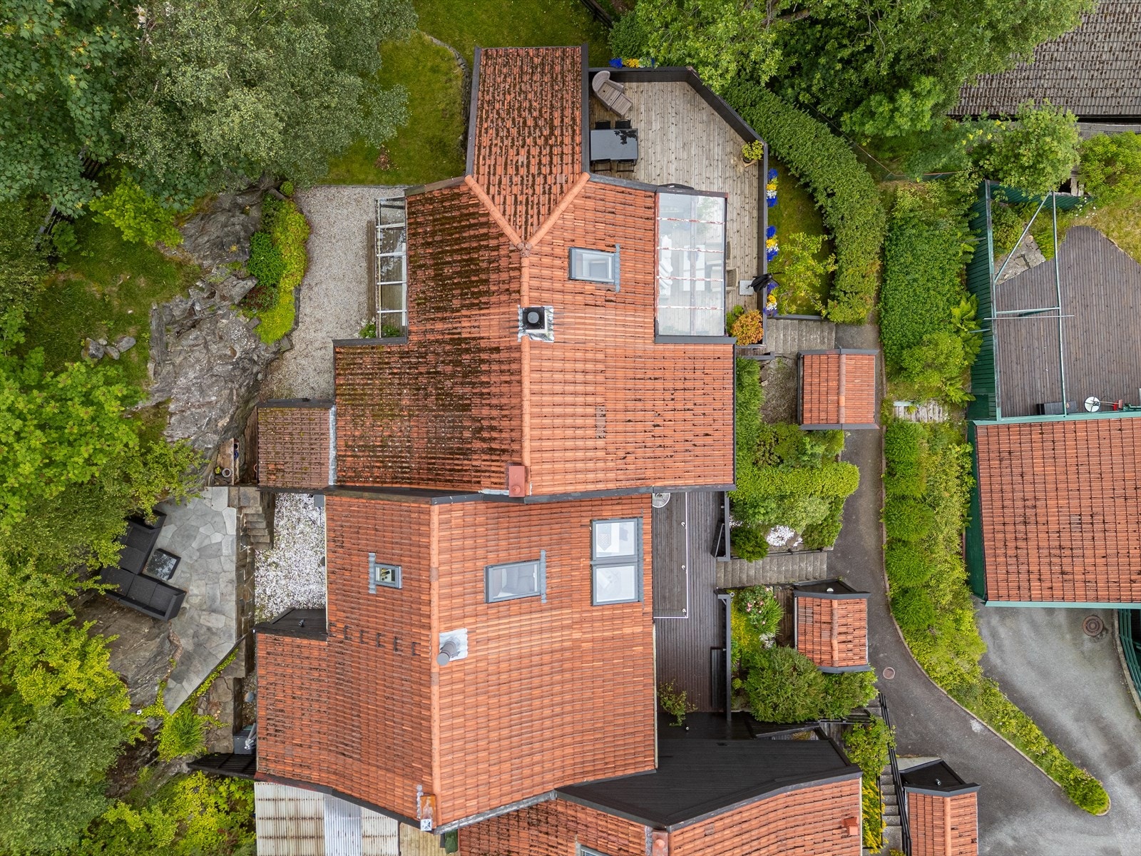 Området er svært barnevennlig- en kort spasertur unna finner du rikelig med aktivitetstilbud for de små! Galleribilde