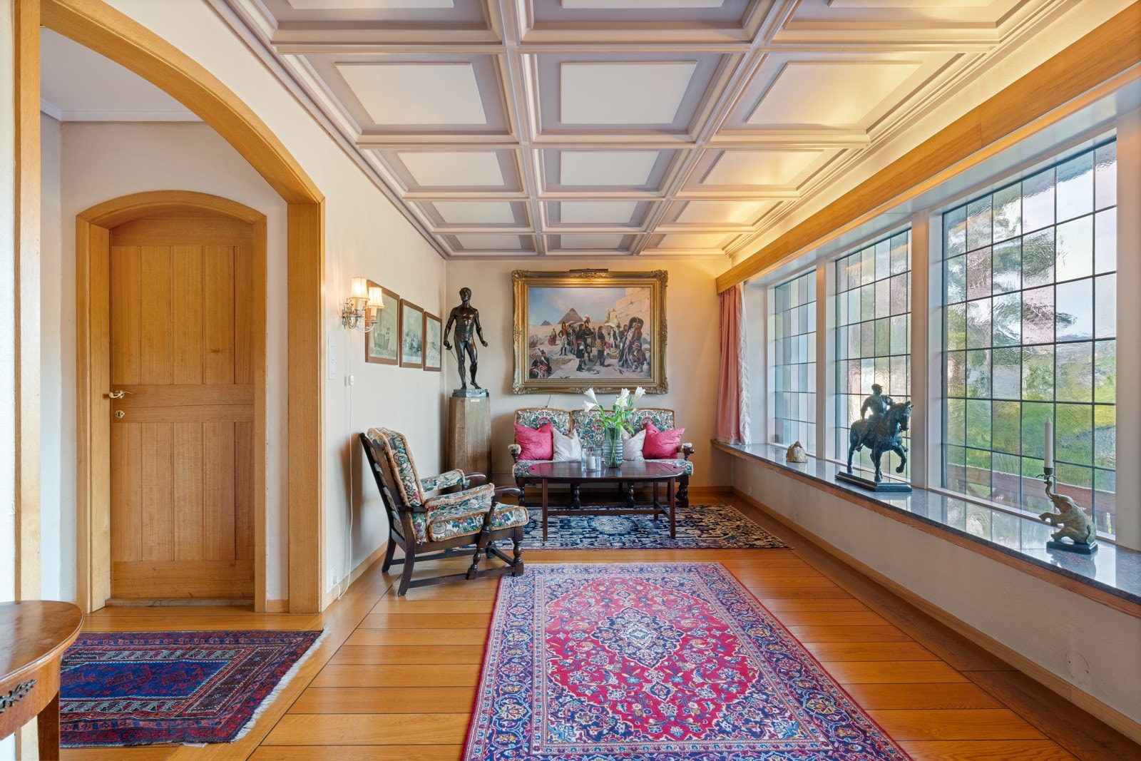 Stor god hall ved inngangsparti i 1.etg. Galleribilde