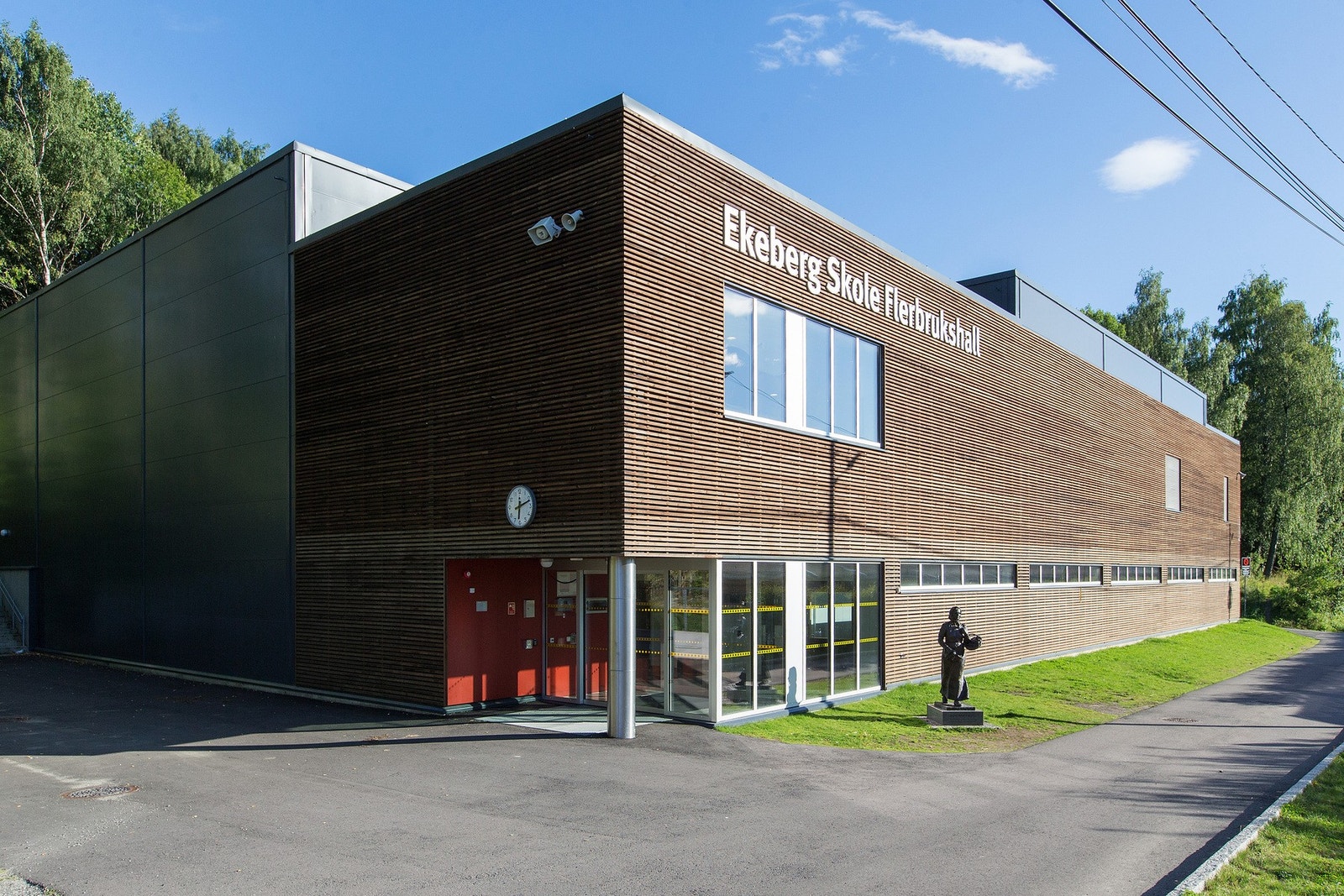 Kort vei til Ekeberg barneskole og Brannfjell ungdomsskole. Mange fine barnehager i området. Galleribilde