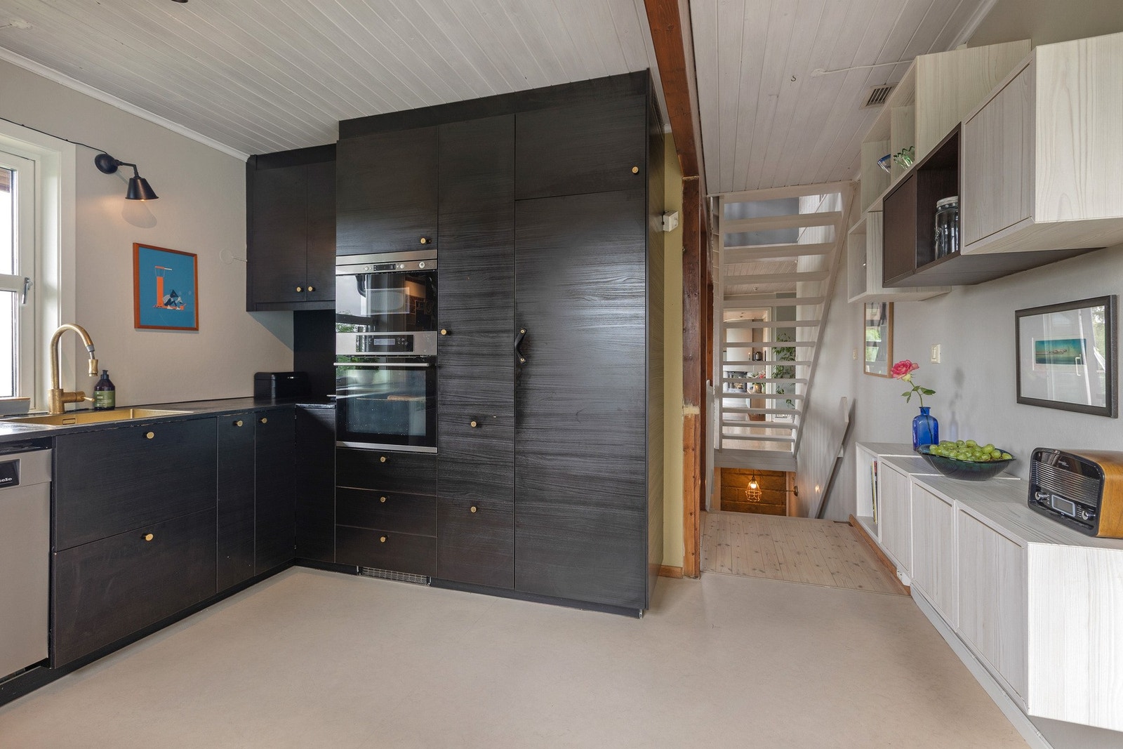 Her er det godt med både benkeplass og skapplass Galleribilde