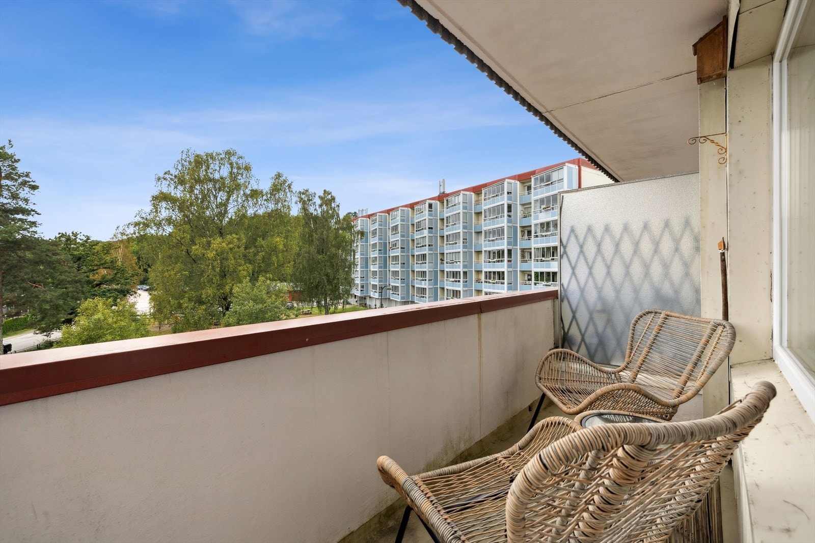 Balkong med plass til sittegruppe Galleribilde