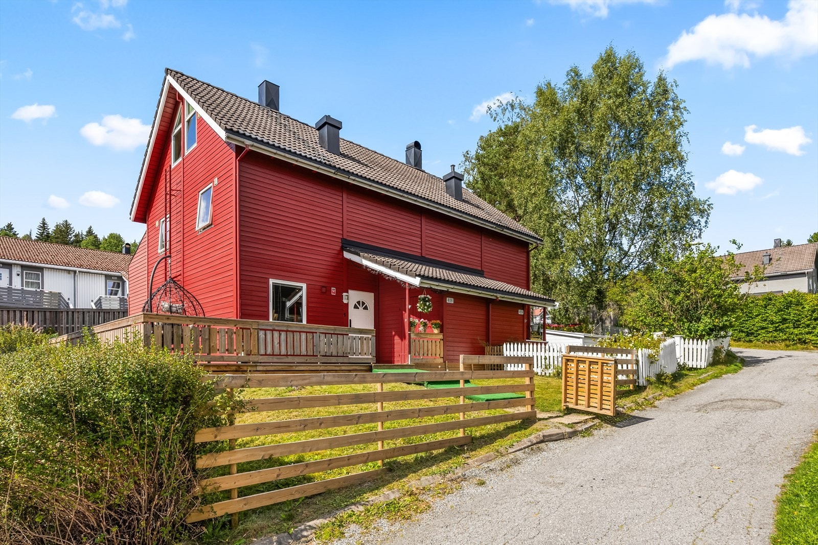 Idyllisk nabolag med marka like ved. Galleribilde