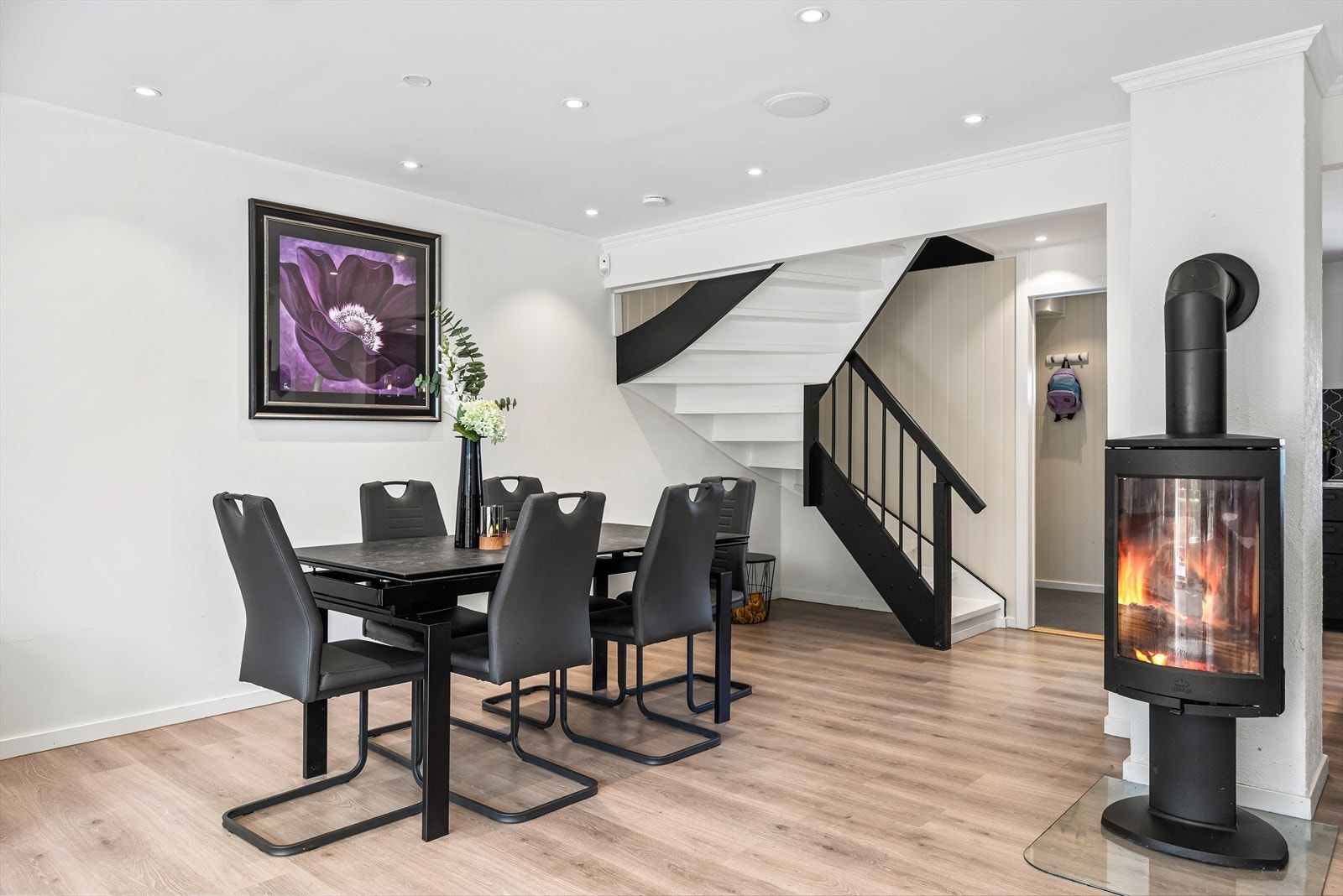 Det er gulvvarme i stue- og kjøkkenløsningen. Galleribilde