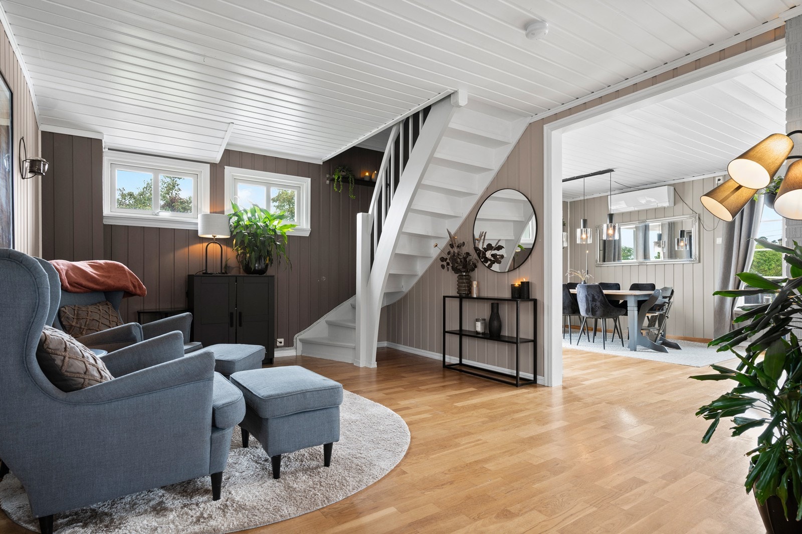 Stuen er naturlig inndelt i flere soner. Galleribilde