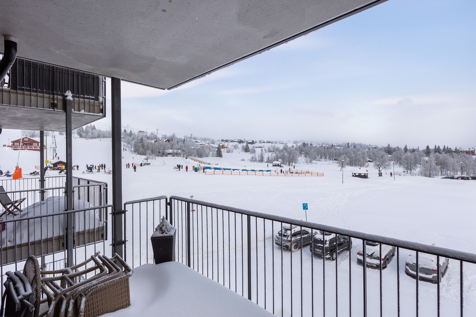 Romslig veranda med flott utsikt Galleribilde