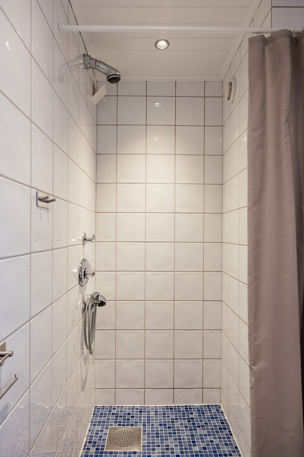 Dusjnisje på badet. Galleribilde