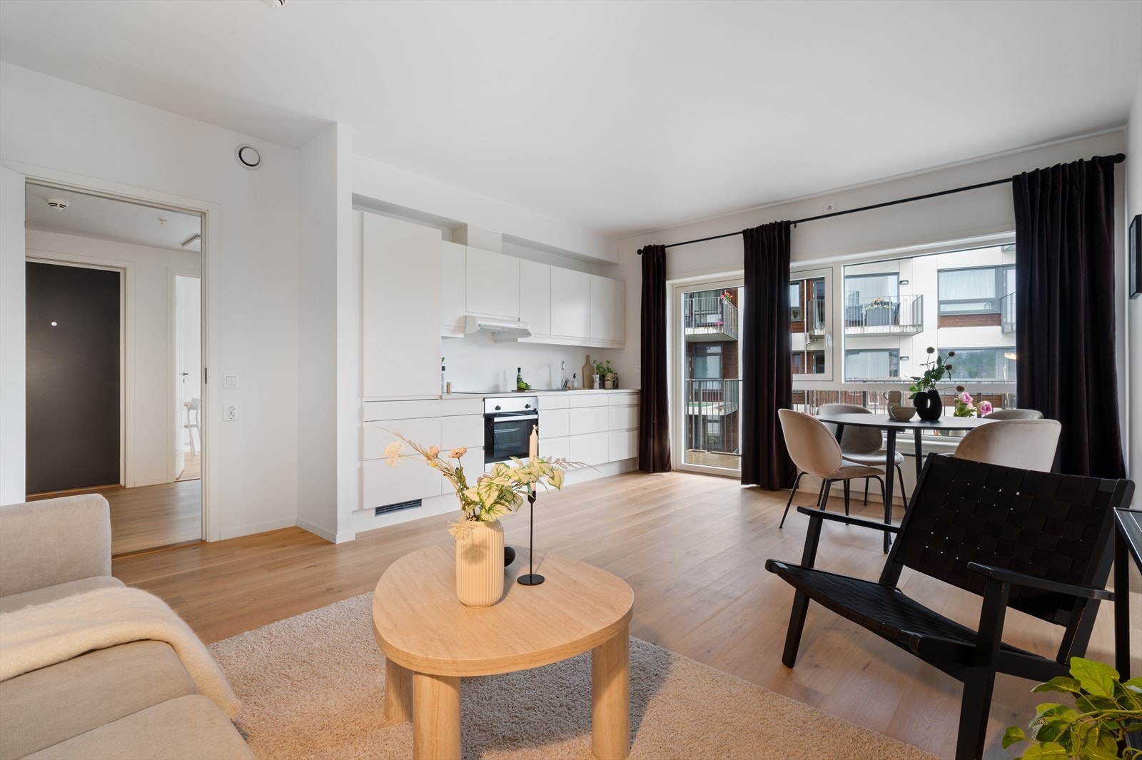 - En lys og delikat leilighet fra 2020 med gjennomgående høy standard og herlig balkong - Galleribilde