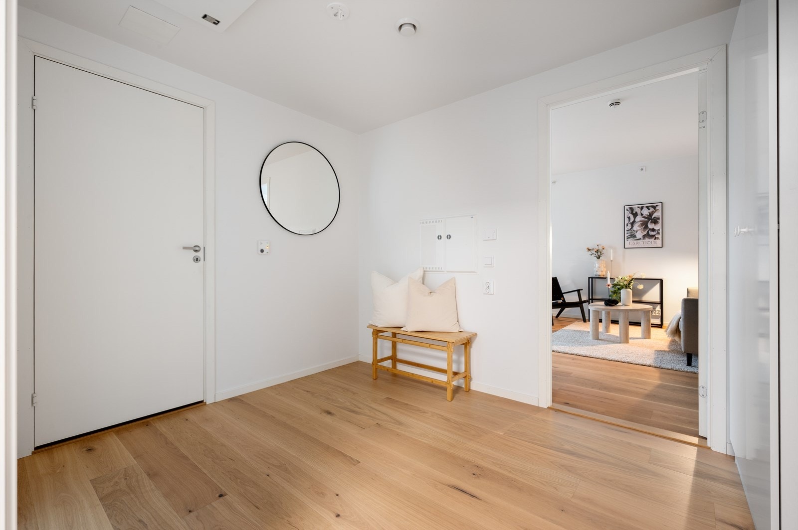 - Lys og romslig entré på 8,4 m² - Galleribilde