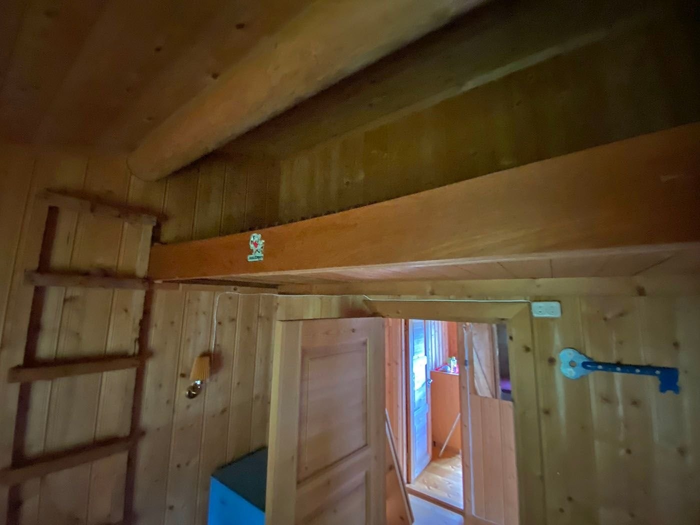 Soverom 1 med 1 seng over dør Galleribilde