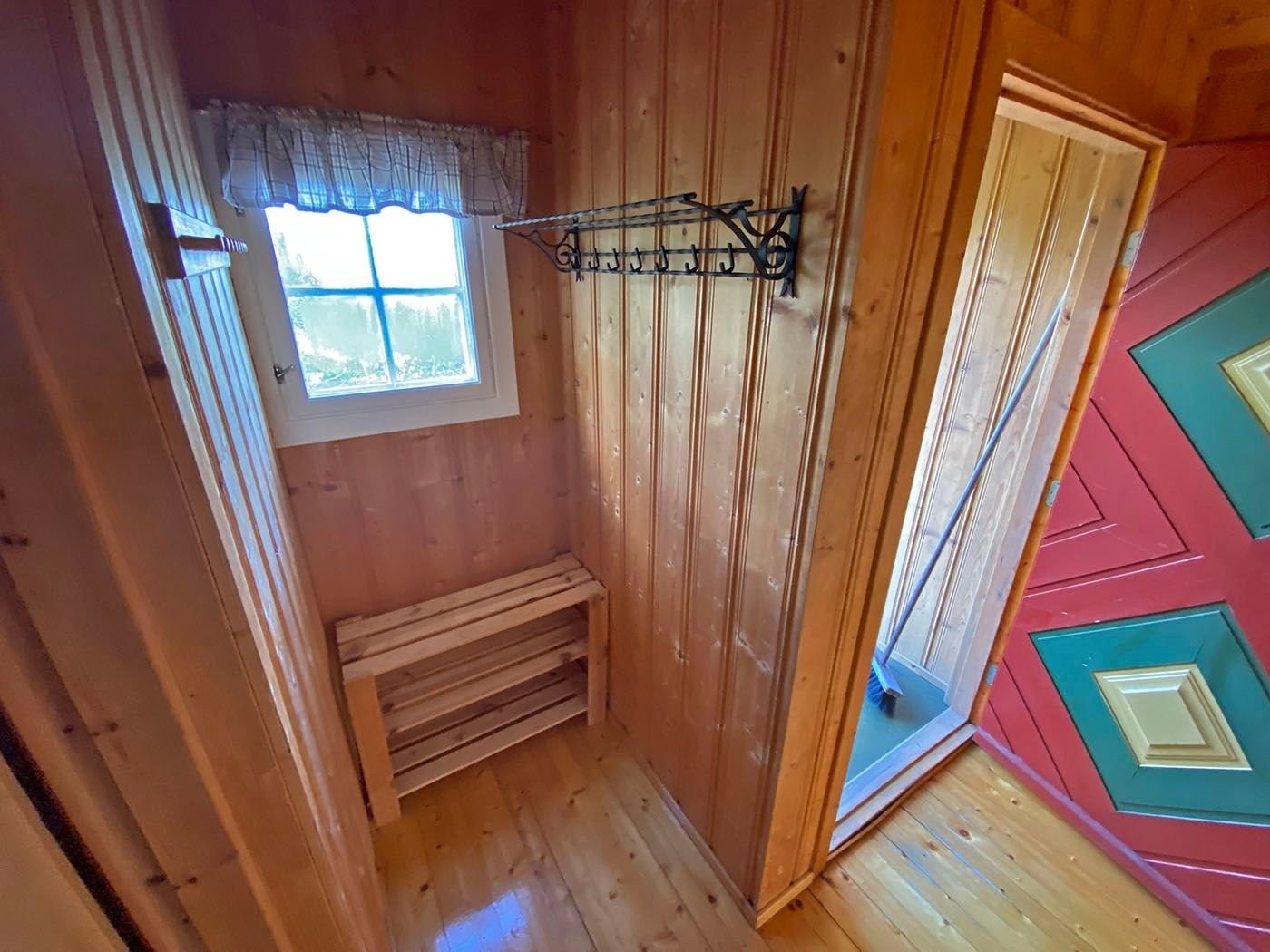 Inngangsparti med gang Galleribilde