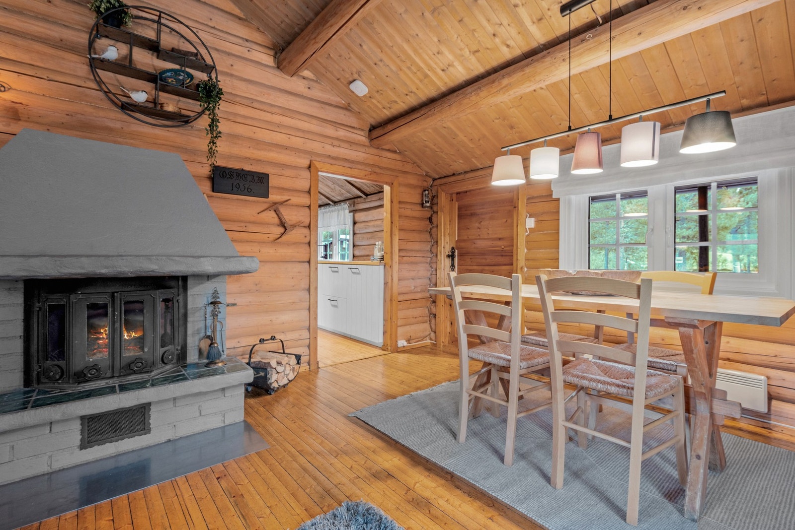 Her er det også direkte utgang til terrassen og tunet. Galleribilde