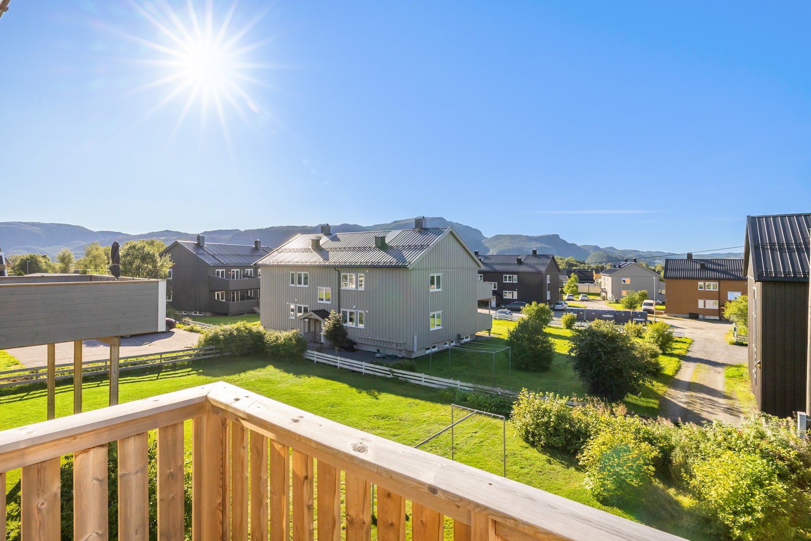 Fin beliggenhet på nedre del av Bjørum. Solrik tomt Galleribilde