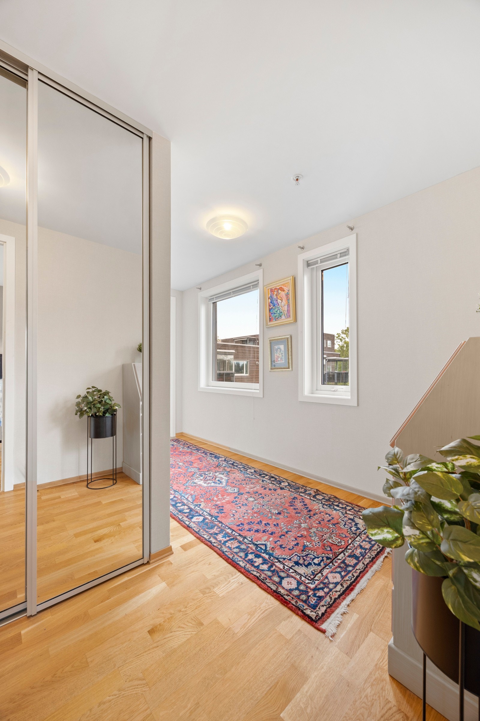 Entré / gang med god garderobeplass Galleribilde