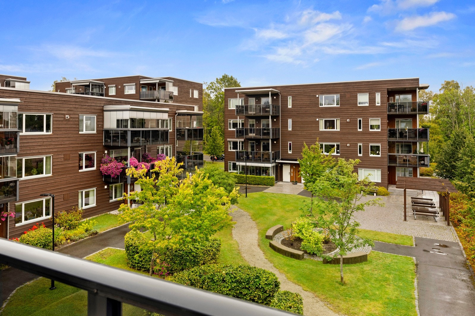 Utsikt fra veranda mot øst Galleribilde